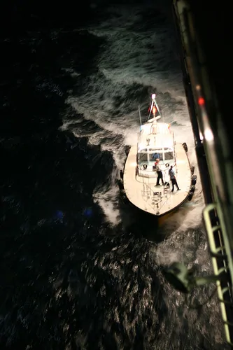 Pilot boat meets ship